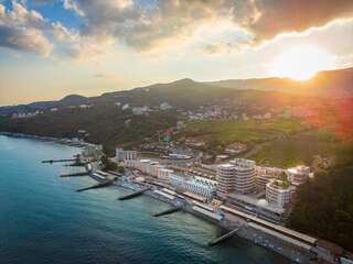 Гостиница Ливадийский Ялта-0